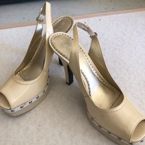 bebe Sling Back Peep Toe Platform. Cream Patent Leather. Size 9